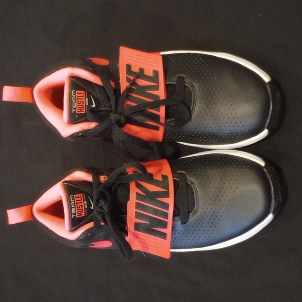 COPY - Nike Team Hustle D8